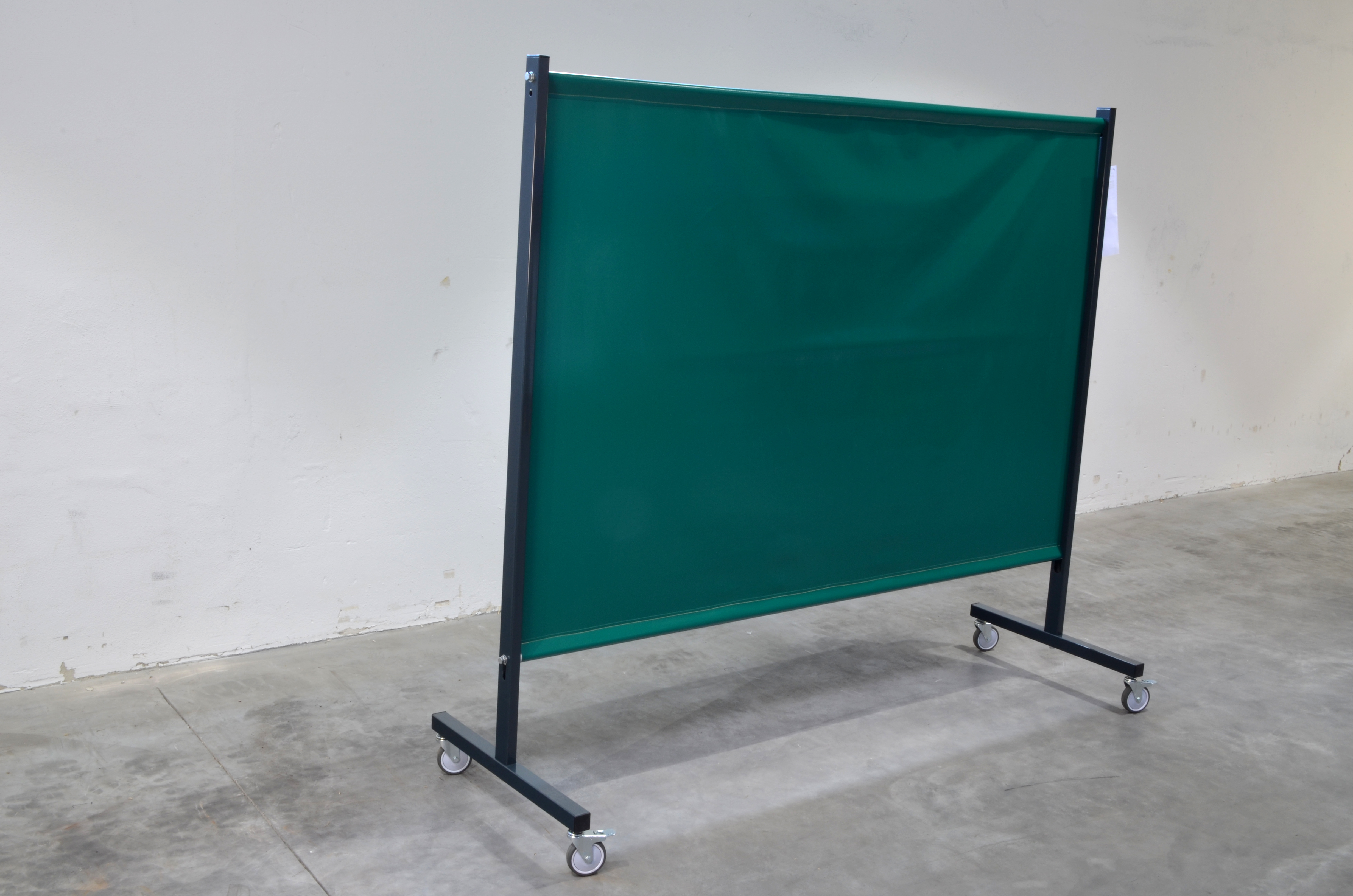 SST2 Schutzwand, 2,0 x 2,15 m, fahrbar, Hitzeschutzgewebe Glotex, grün