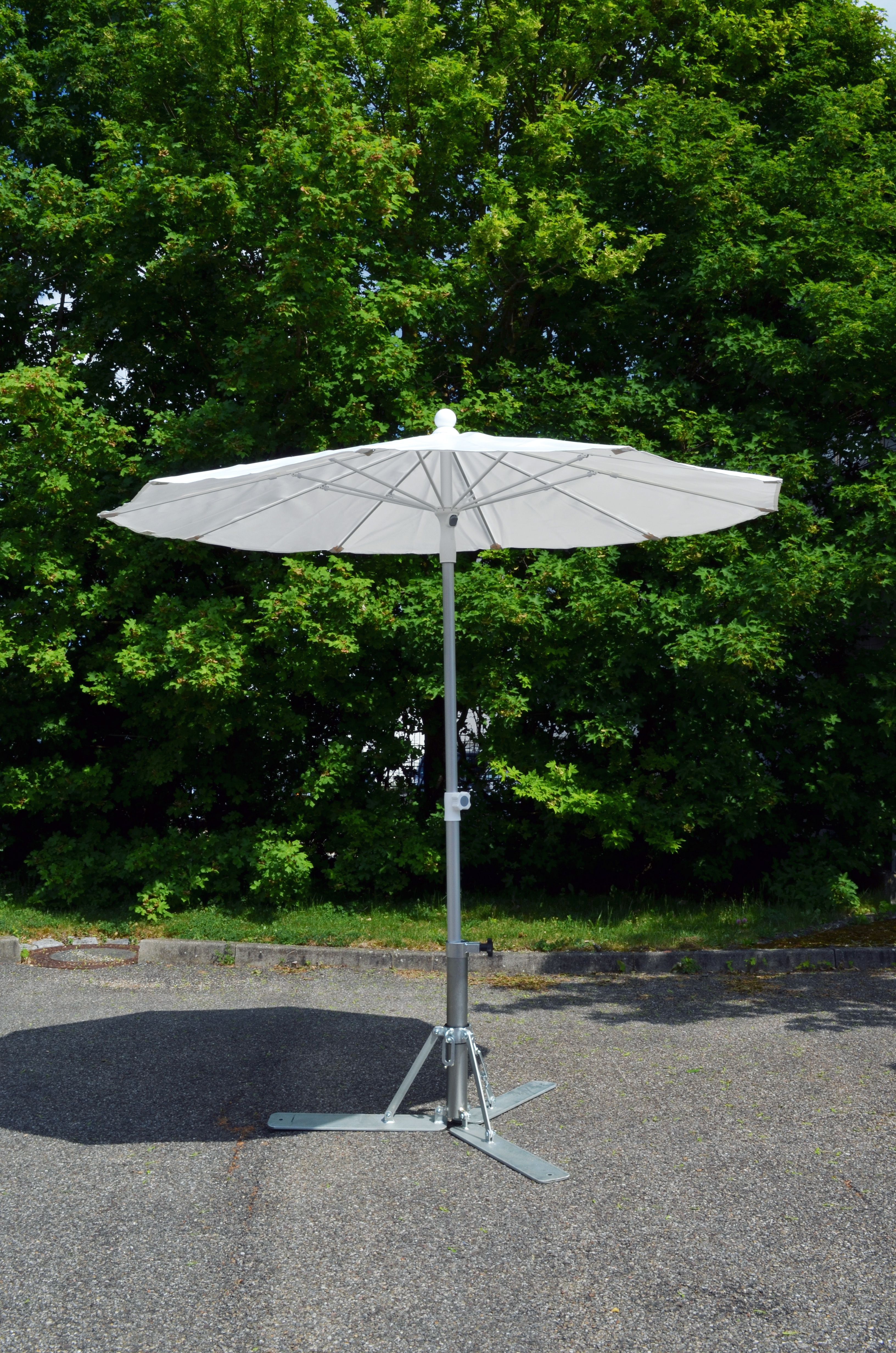 Arbeitsschirm PERFEKT mit PVC-Bespannung, weiß, Alugestell/ Stahlstreben, Ø 2,0m